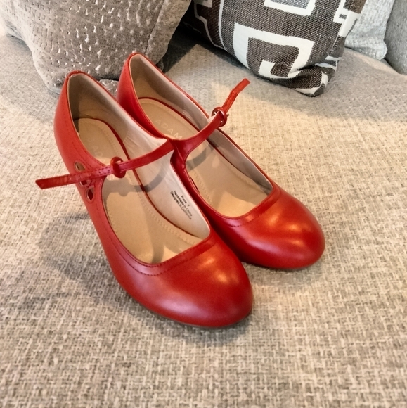 J. Adams Retro Mary Jane Heels - Picture 2 of 7